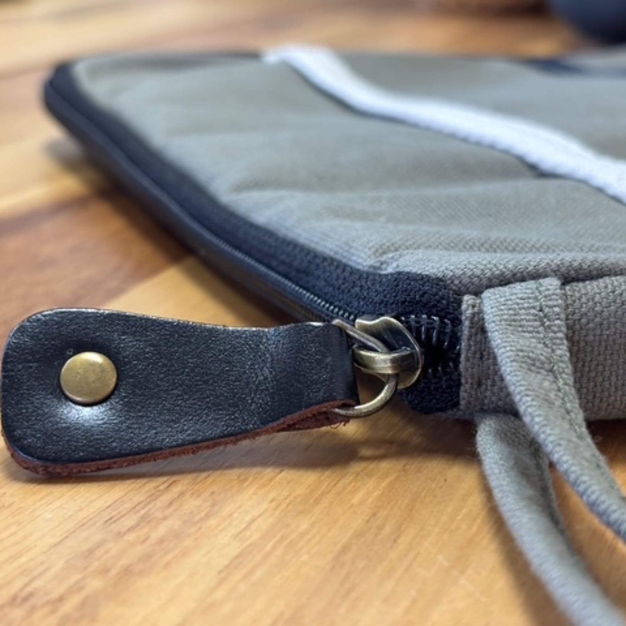 Husa pentru Tabletă din Cânvas - Olive — imagine 1
